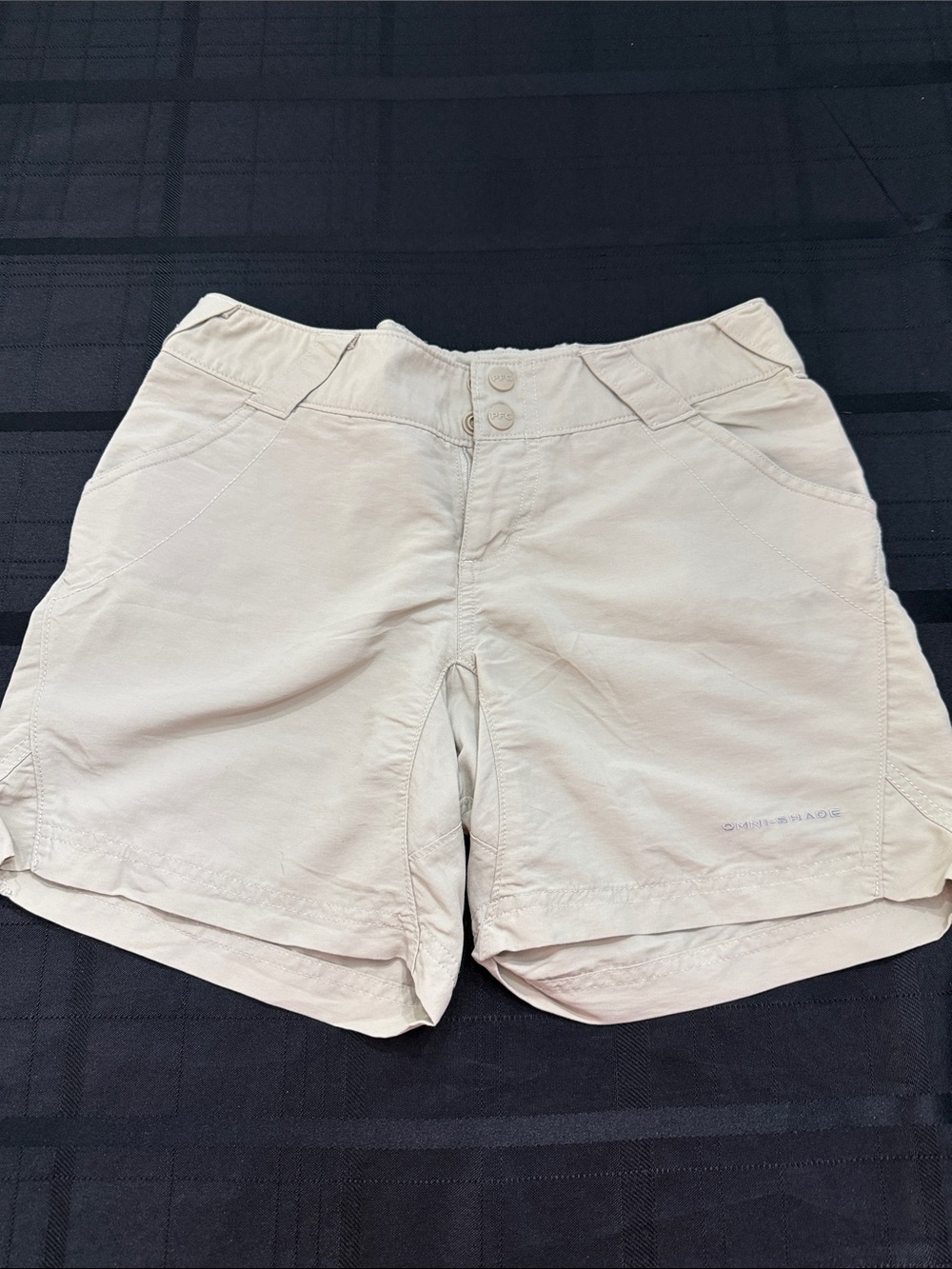 Women’s Light Cream Bermuda Shorts with Elastic Waist
